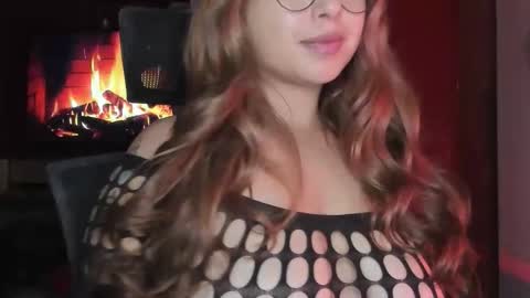 Ara online show from 12/16/25, 04:06