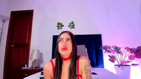 Snapshot of nora_dasilva chatting on 12/20/24, 04:20 Nora Da Silva online show from 12/20/24, 04:20