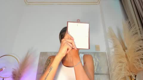 Snapshot of nora_dasilva chatting on 09/24/25, 12:58 Nora Da Silva online show from 09/24/25, 12:58