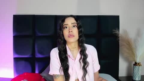 Snapshot of nora_dasilva chatting on 10/18/25, 12:35 Nora Da Silva online show from 10/18/25, 12:35