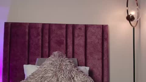 Nora Da Silva online show from 11/28/25, 02:42