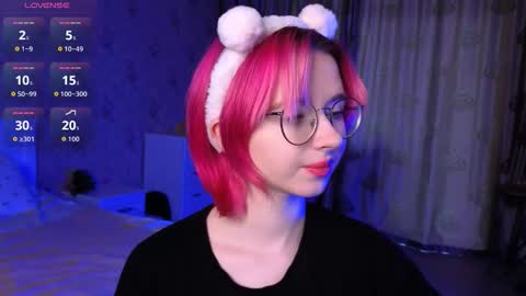 Nora Failure online show from 09/21/25, 03:08