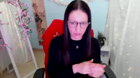 Nora online show from 04/05/26, 10:40