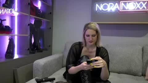 Snapshot of nora_noxx chatting on 06/21/26, 08:33 NoraNoxx online show from 06/21/26, 08:33