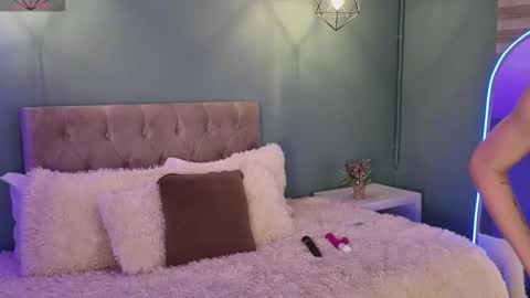 Nora online show from 03/18/26, 08:23