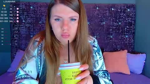 Nora online show from 02/10/25, 02:19