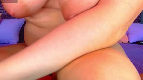 Nora online show from 09/09/25, 01:49