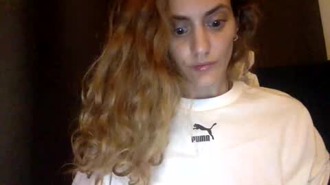 Snapshot of norablues chatting on 09/17/25, 12:12 norablues online show from 09/17/25, 12:12