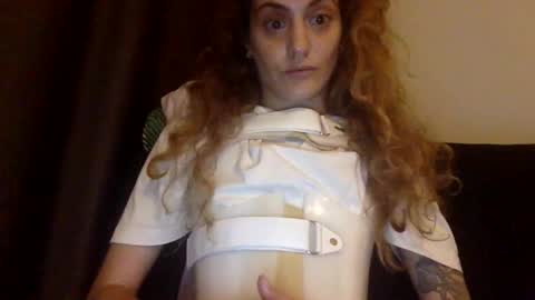 Snapshot of norablues chatting on 10/12/25, 06:18 norablues online show from 10/12/25, 06:18