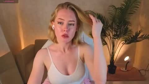 Snapshot of noracollins chatting on 12/15/25, 08:18 Nora online show from 12/15/25, 08:18