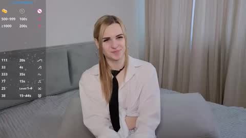 Elina online show from 11/19/25, 10:15