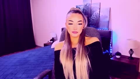 Snapshot of norasun chatting on 11/11/25, 05:24 NoraSun online show from 11/11/25, 05:24