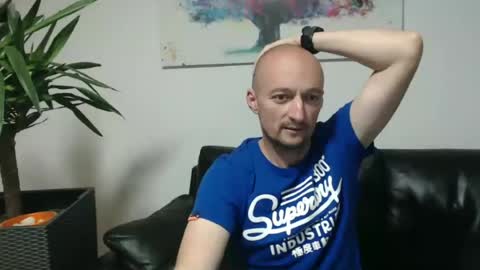 Snapshot of nordicrunner76 chatting on 06/17/26, 10:54 nordicrunner76 online show from 06/17/26, 10:54