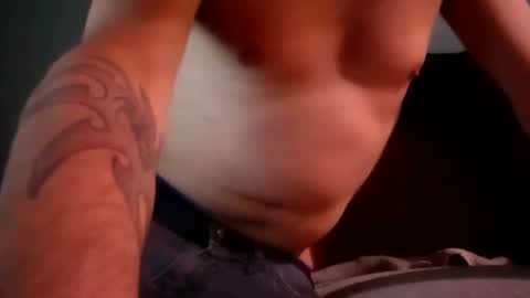 Snapshot of normalbo1982 chatting on 01/15/25, 02:27 Good boy online show from 01/15/25, 02:27