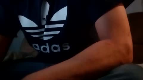 Snapshot of normalbo1982 chatting on 11/20/25, 04:12 Good boy online show from 11/20/25, 04:12