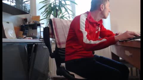 Snapshot of normuc chatting on 02/12/25, 10:24 Normuc online show from 02/12/25, 10:24