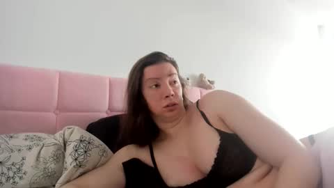 Emily snow online show from 12/15/25, 07:40