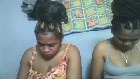 nosminah01 online show from 09/13/25, 05:02