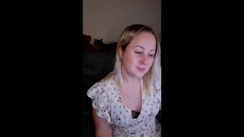 hi glad to chat online show from 10/01/25, 01:50