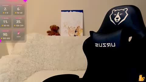 hi glad to chat online show from 11/18/25, 06:34