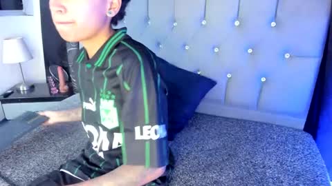 Snapshot of nova_sex1 chatting on 12/17/24, 04:12 nova online show from 12/17/24, 04:12