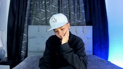 Snapshot of nova_sex1 chatting on 12/28/24, 05:33 nova online show from 12/28/24, 05:33