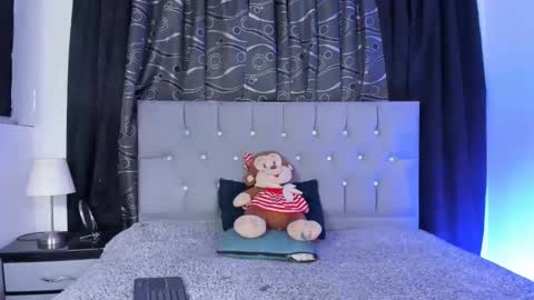 Snapshot of nova_sex1 chatting on 02/14/25, 10:28 nova online show from 02/14/25, 10:28