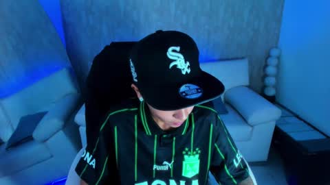 Snapshot of nova_sex1 chatting on 09/18/25, 05:53 nova online show from 09/18/25, 05:53