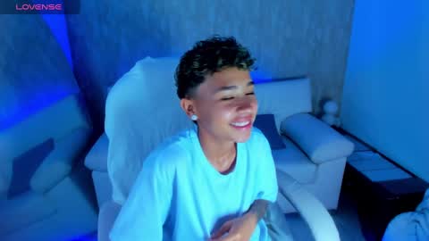 Snapshot of nova_sex1 chatting on 10/14/25, 04:13 nova online show from 10/14/25, 04:13