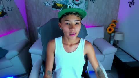 Snapshot of nova_sex1 chatting on 11/29/25, 04:10 nova online show from 11/29/25, 04:10