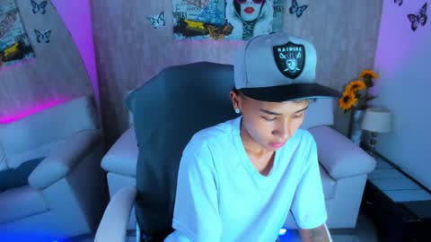 Snapshot of nova_sex1 chatting on 12/04/25, 04:11 nova online show from 12/04/25, 04:11