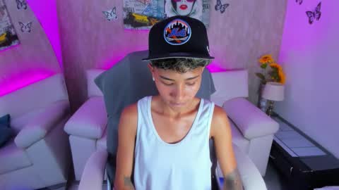 Snapshot of nova_sex1 chatting on 12/19/25, 09:11 nova online show from 12/19/25, 09:11