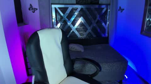 Snapshot of nova_sex1 chatting on 05/19/26, 03:46 nova online show from 05/19/26, 03:46