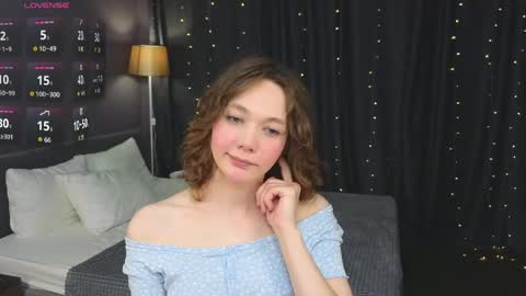 Snapshot of novaeva_ chatting on 04/23/26, 12:12 Eva online show from 04/23/26, 12:12