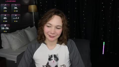 Snapshot of novaeva_ chatting on 04/25/26, 12:13 Eva online show from 04/25/26, 12:13