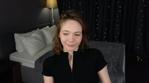 Snapshot of novaeva_ chatting on 05/19/26, 02:29 Eva online show from 05/19/26, 02:29
