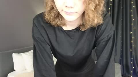 Snapshot of novaeva_ chatting on 05/29/26, 12:41 Eva online show from 05/29/26, 12:41