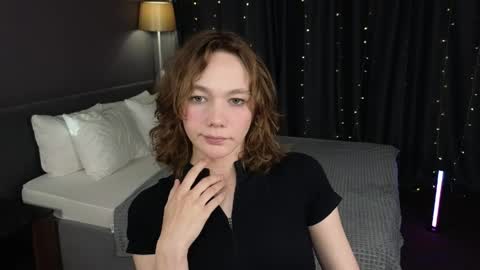 Snapshot of novaeva_ chatting on 06/01/26, 12:01 Eva online show from 06/01/26, 12:01