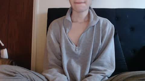 Olivia online show from 12/31/24, 05:18