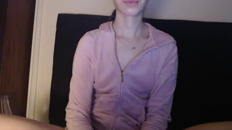 Olivia online show from 01/12/25, 10:43