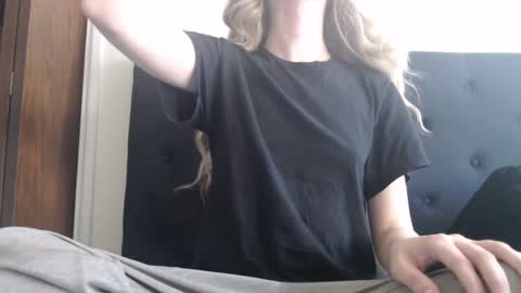 Olivia online show from 03/12/25, 09:35