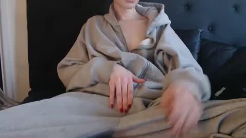 Olivia online show from 09/26/25, 01:26