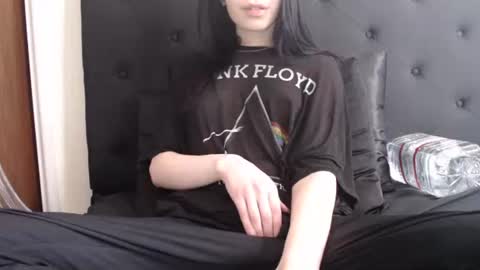 Olivia online show from 12/02/25, 06:14