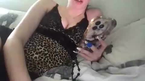 novalani21 online show from 04/18/26, 12:09