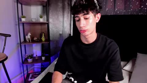 Snapshot of novawheeler chatting on 10/30/25, 05:24 Nova online show from 10/30/25, 05:24