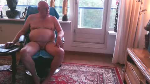 Snapshot of nudejohn chatting on 11/14/25, 10:14 Nudejohn online show from 11/14/25, 10:14