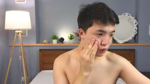 Snapshot of nudetension chatting on 10/05/25, 08:45 Maks online show from 10/05/25, 08:45