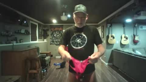 Snapshot of nudistguy194549 chatting on 11/02/25, 10:45 Nudistguy online show from 11/02/25, 10:45