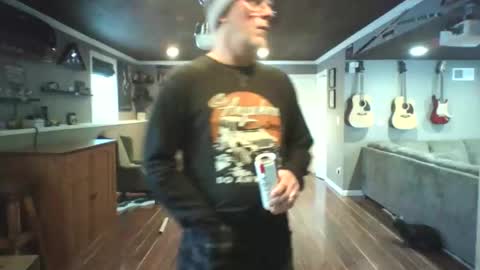 Snapshot of nudistguy194549 chatting on 12/14/25, 08:02 Nudistguy online show from 12/14/25, 08:02