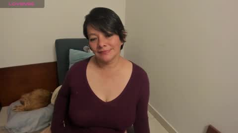 Snapshot of nuit_rose chatting on 01/20/25, 04:54 nuit_rose online show from 01/20/25, 04:54